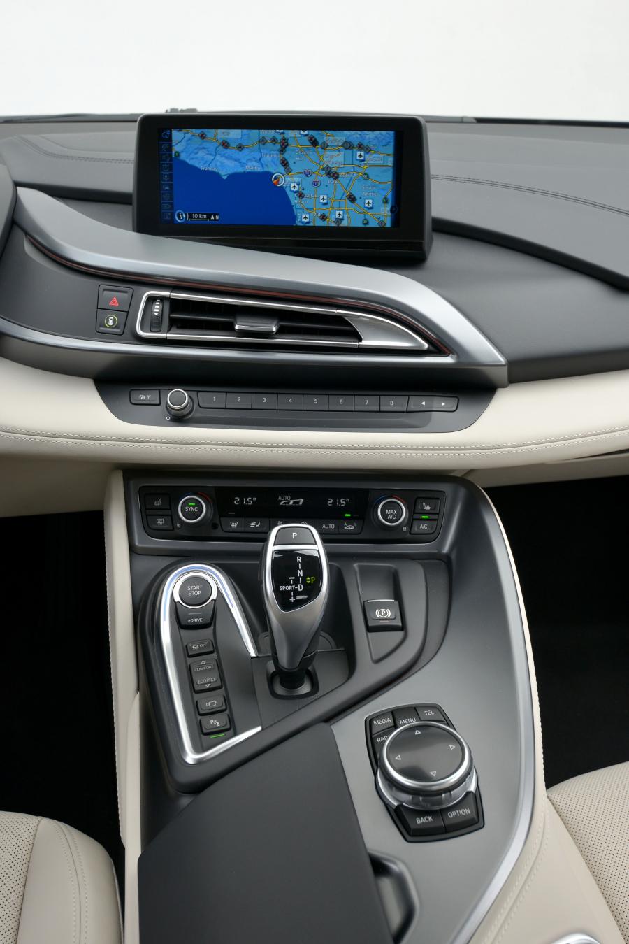 BMW i8 2014 года  (фото 106 из 180)